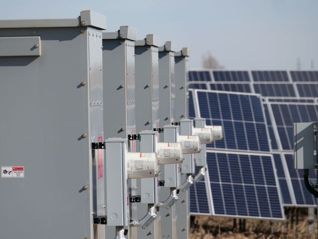 Faut-il ajouter une batterie à vos panneaux solaires ? Faut-il ajouter une batterie à vos panneaux solaires ?